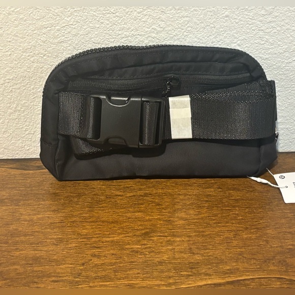 lululemon athletica Black Toiletry Bag - Picture 5 of 9